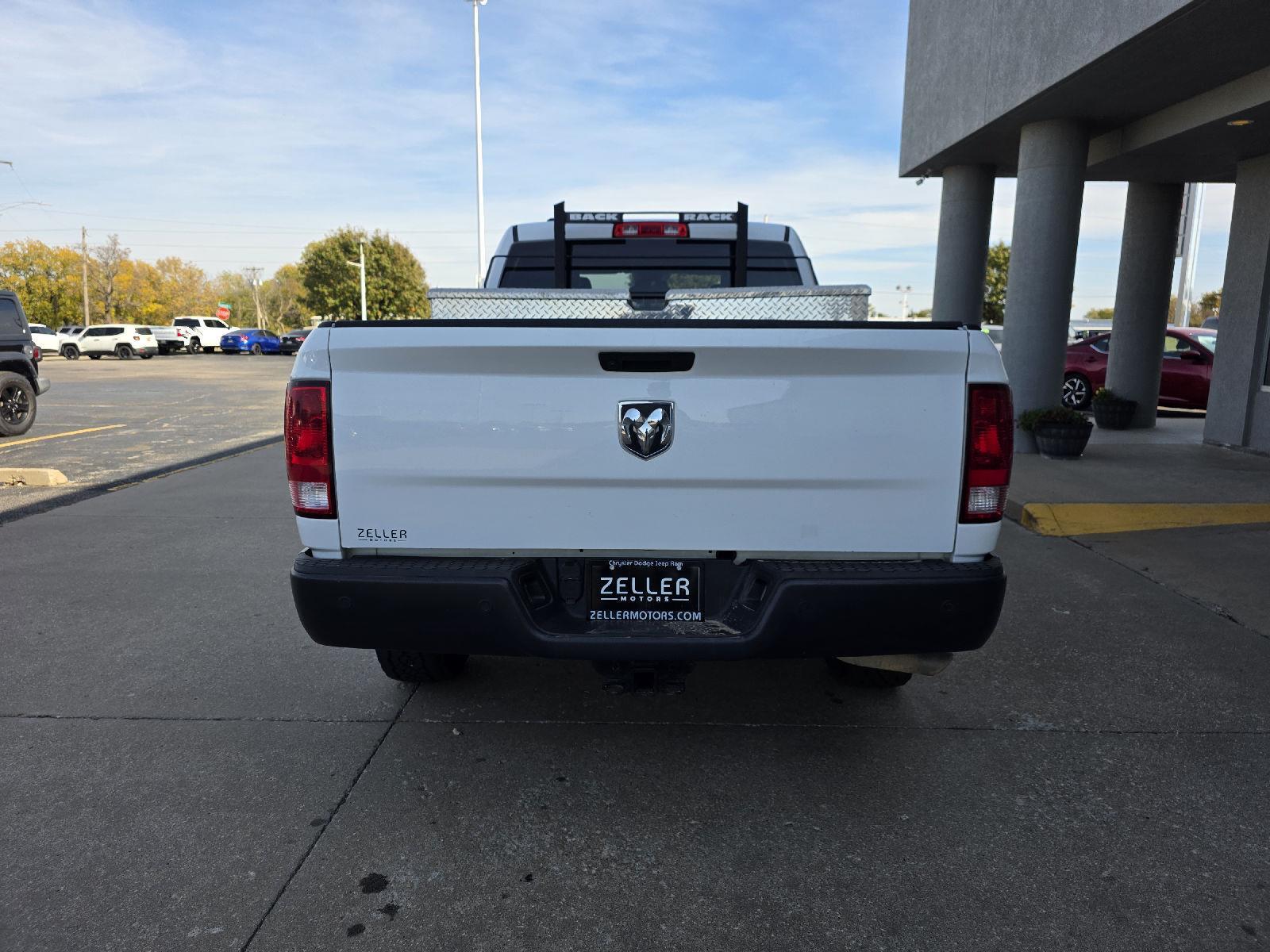 2022 Ram 1500 Classic Tradesman photo 3