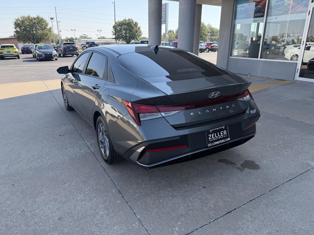 Used 2024 Hyundai Elantra SEL Sedan