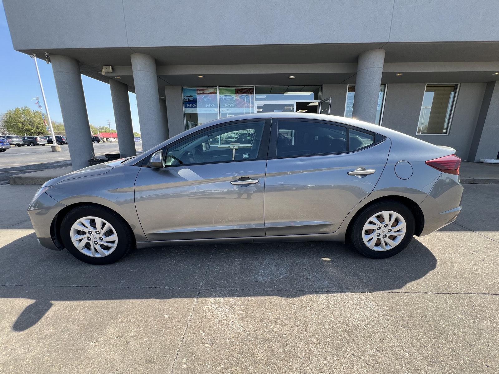 Used 2019 Hyundai Elantra SE with VIN 5NPD74LF2KH458648 for sale in Arkansas City, KS