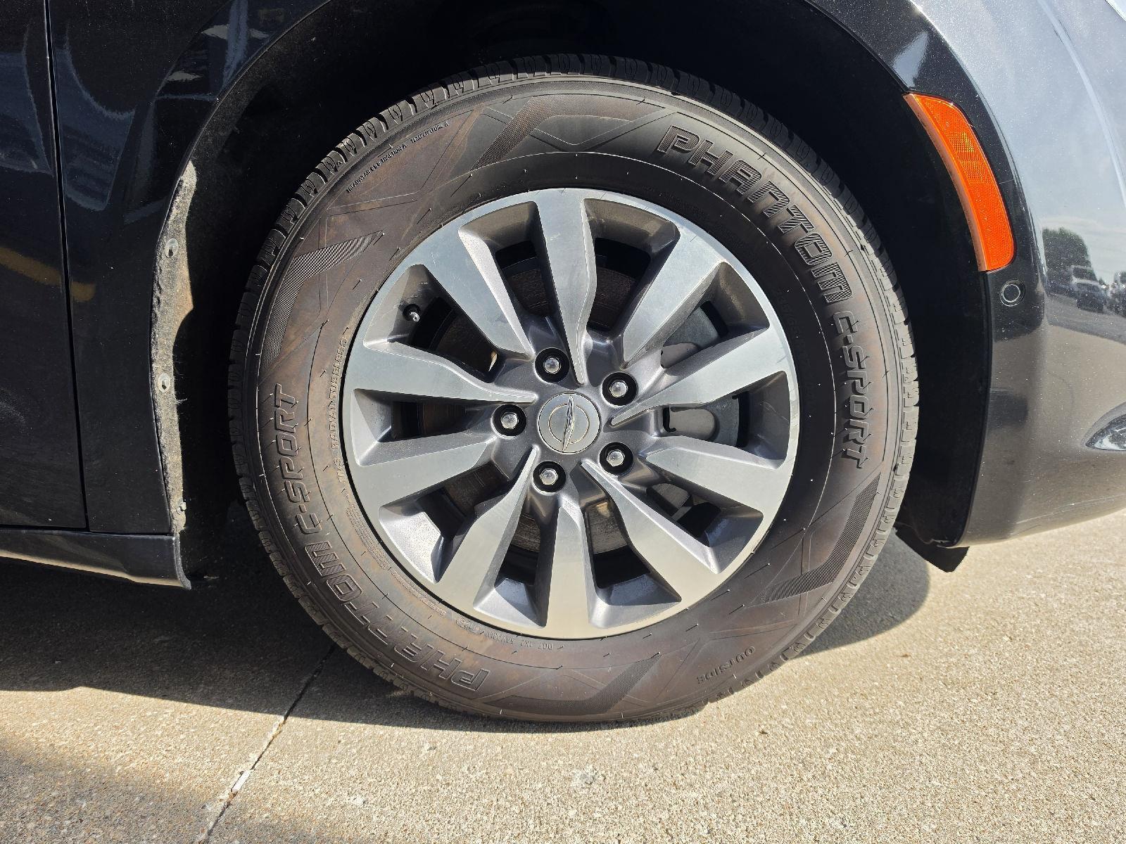 2020 Chrysler Pacifica Hybrid Limited - Photo 58