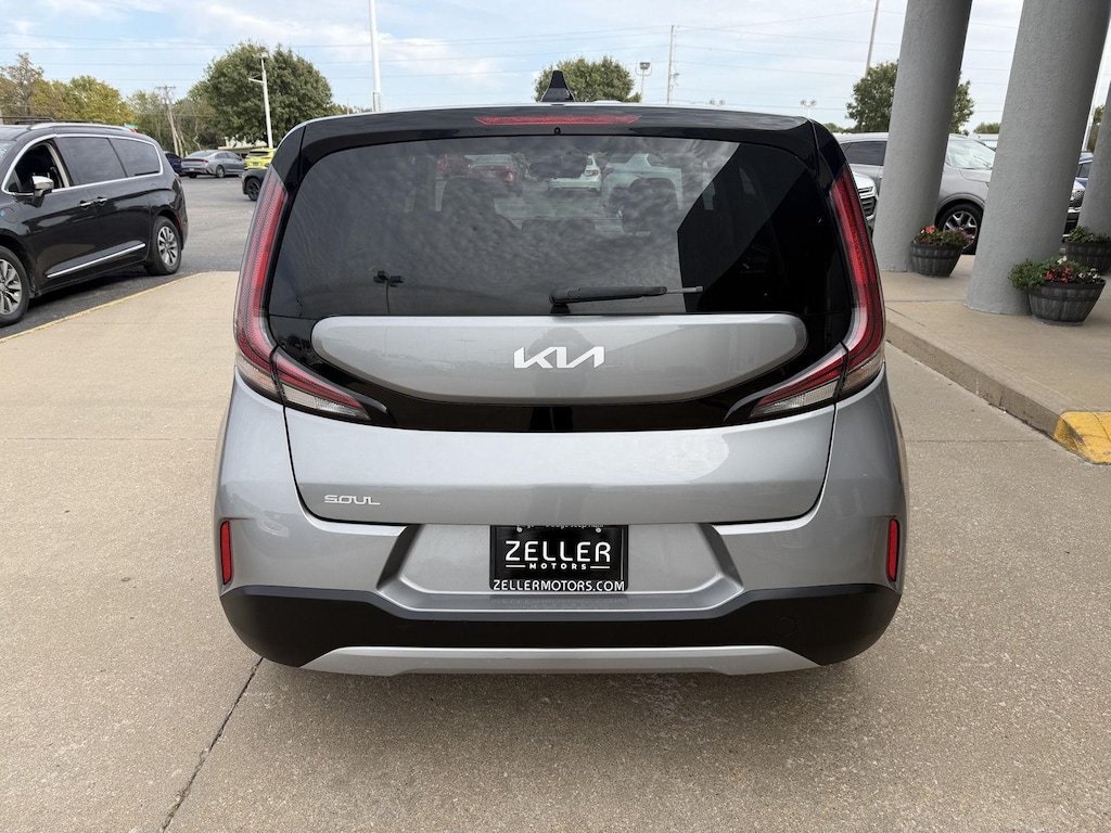 Used 2023 Kia Soul LX Hatchback