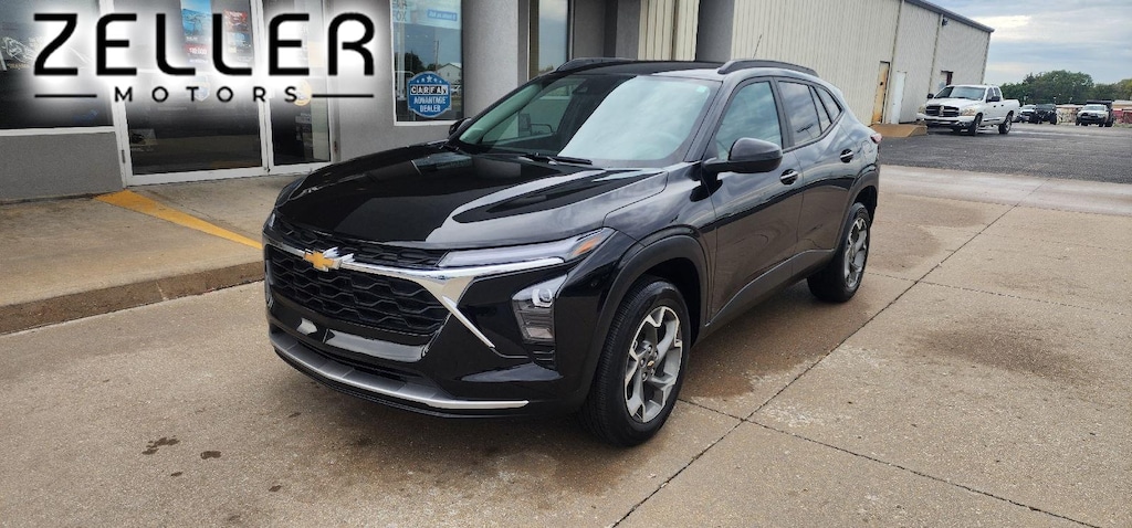 Used 2025 Chevrolet Trax LT SUV