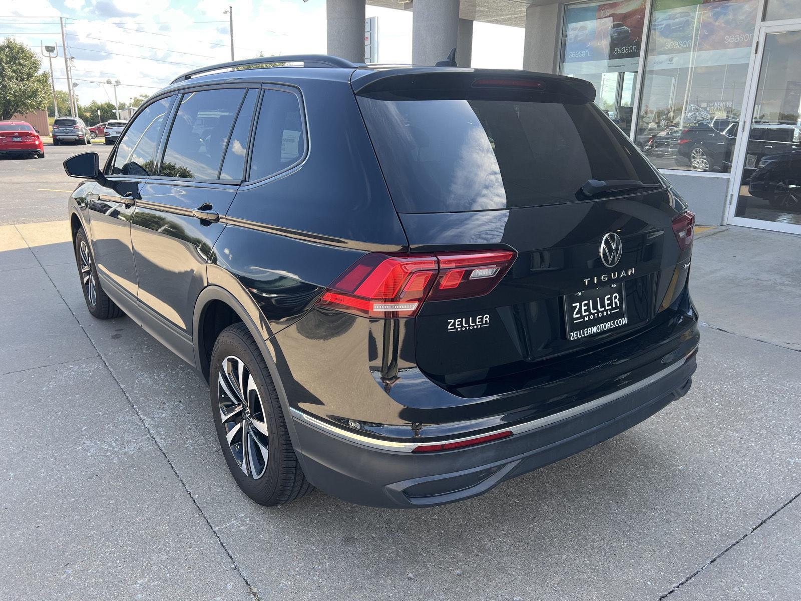 2022 Volkswagen Tiguan S photo 2