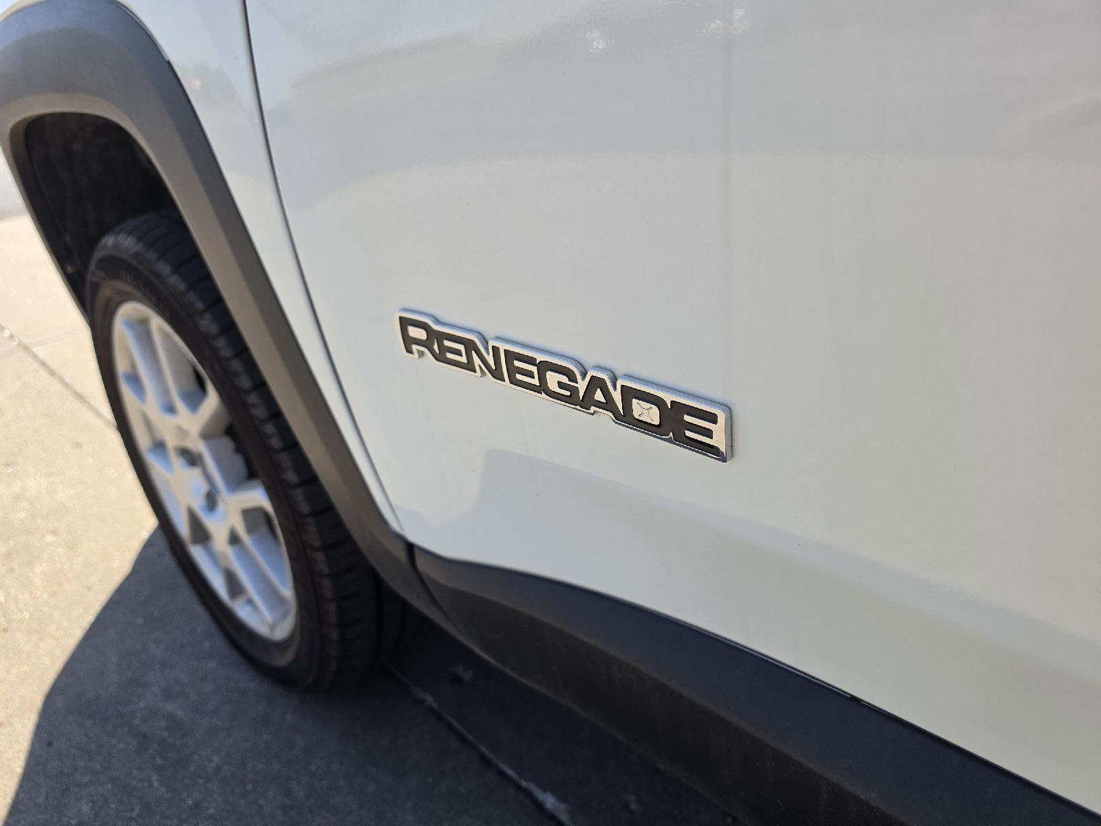 2022 Jeep Renegade Latitude - Photo 12