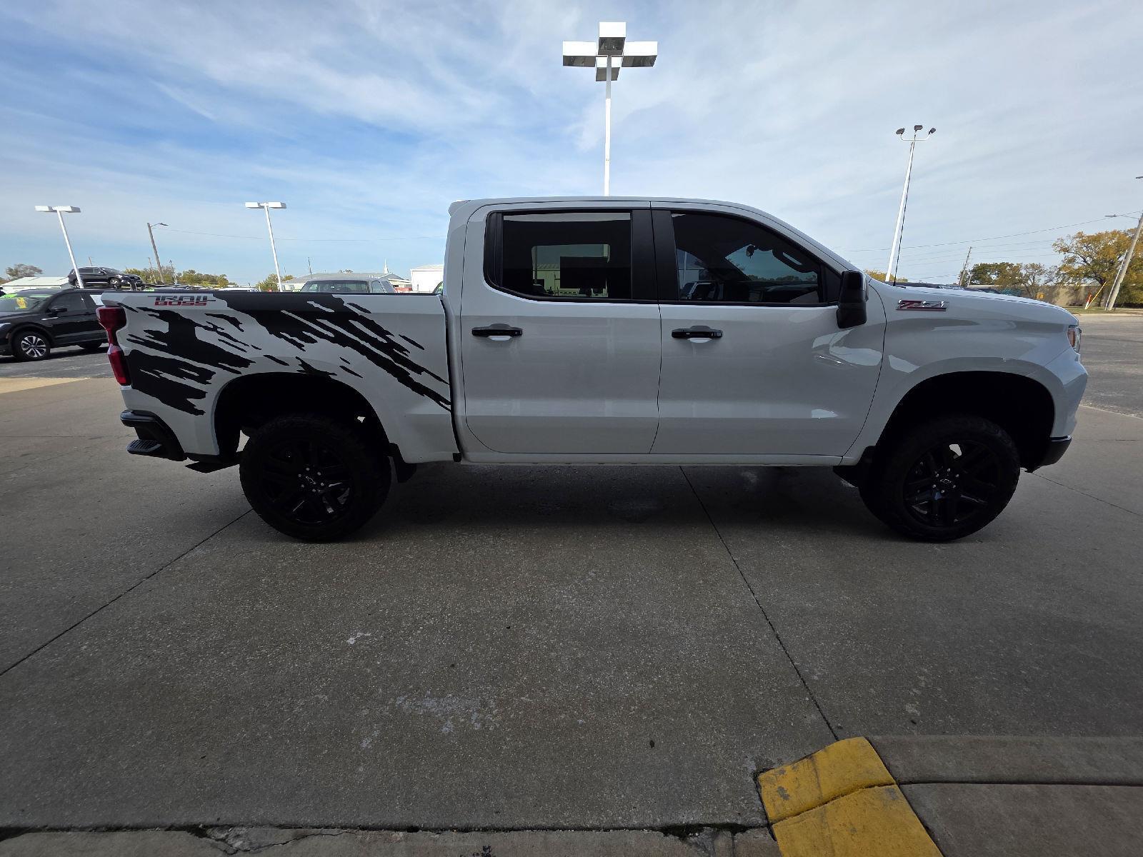 2025 Chevrolet Silverado 1500 LT Trail Boss - Photo 9