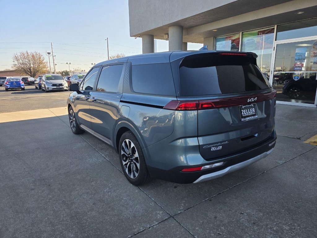 Used 2022 Kia Carnival EX Van