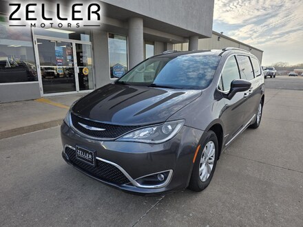 2019 Chrysler Pacifica Touring L Van