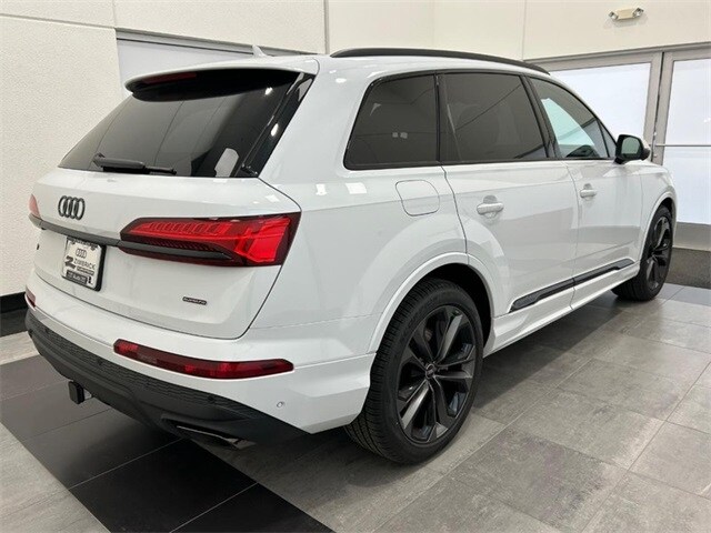 2025 Audi Q7 55 Prestige photo 2