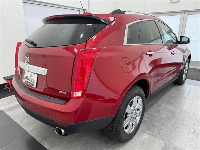 2016 Cadillac SRX Luxury photo 2