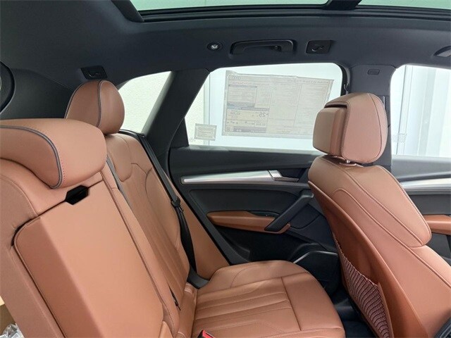 2025 Audi Q5 45 S line Premium photo 4