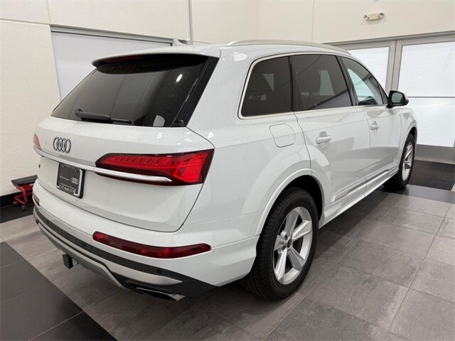 2025 Audi Q7 55 Premium photo 2