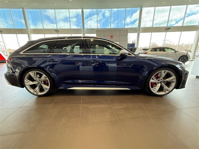 2021 Audi RS 6 Avant photo 2