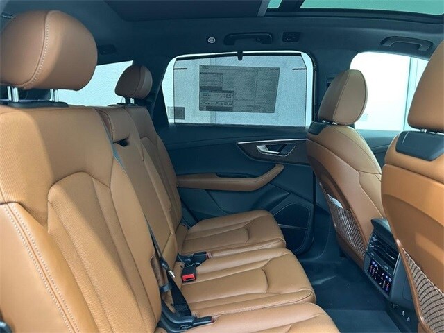 2025 Audi Q7 55 Prestige photo 4
