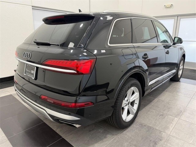 2025 Audi Q7 45 Premium photo 2