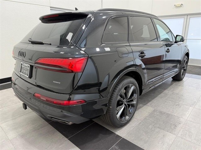 2025 Audi Q7 55 Premium Plus photo 2