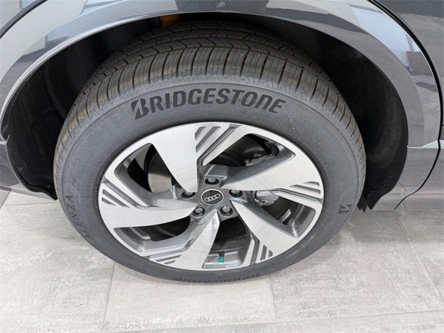 2025 Audi Q6 E-tron Premium Plus photo 3