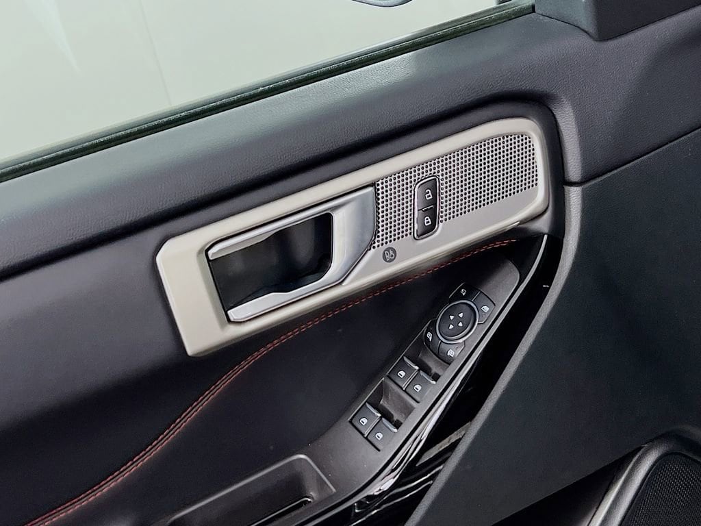 2023 Ford Explorer ST-LINE - Photo 17