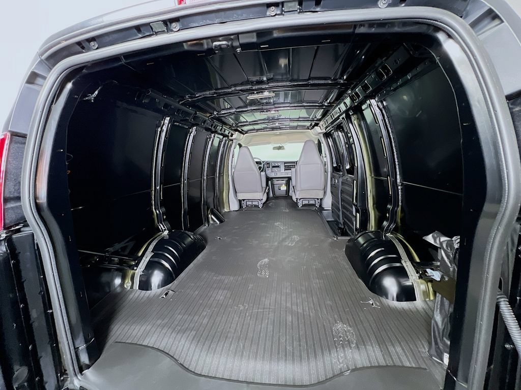 2026 GMC Savana Cargo Work Van - Photo 20