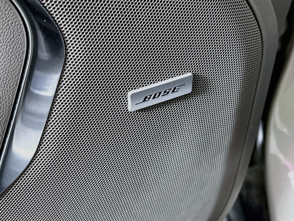 2023 GMC Yukon SLT - Photo 17