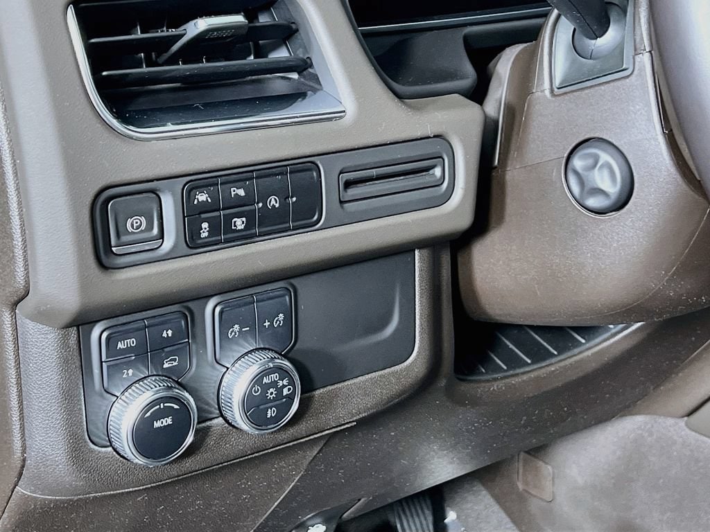 2023 GMC Yukon SLT - Photo 9