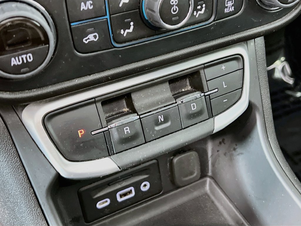 2024 GMC Terrain SLT - Photo 16