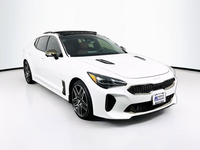 2023 Kia Stinger GT2's photo