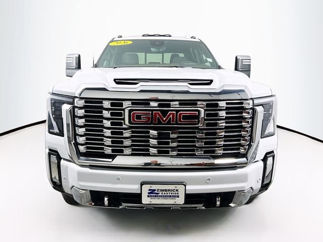 2026 GMC Sierra 2500HD Denali's photo