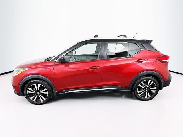 2019 Nissan Kicks SR photo 2