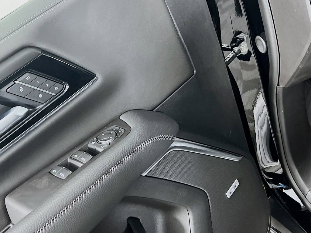2026 GMC Yukon Denali - Photo 16