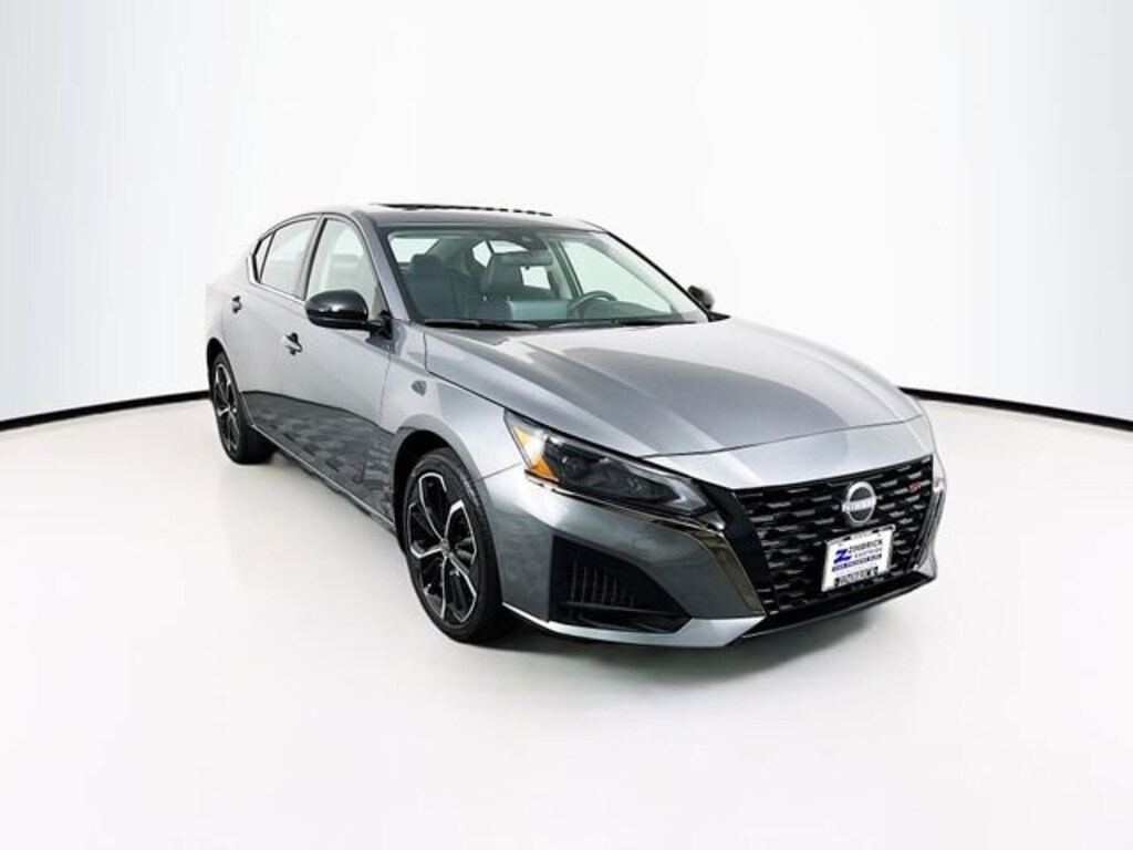 Used 2025 Nissan Altima SR