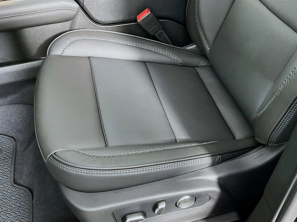 2026 GMC Yukon Denali - Photo 18