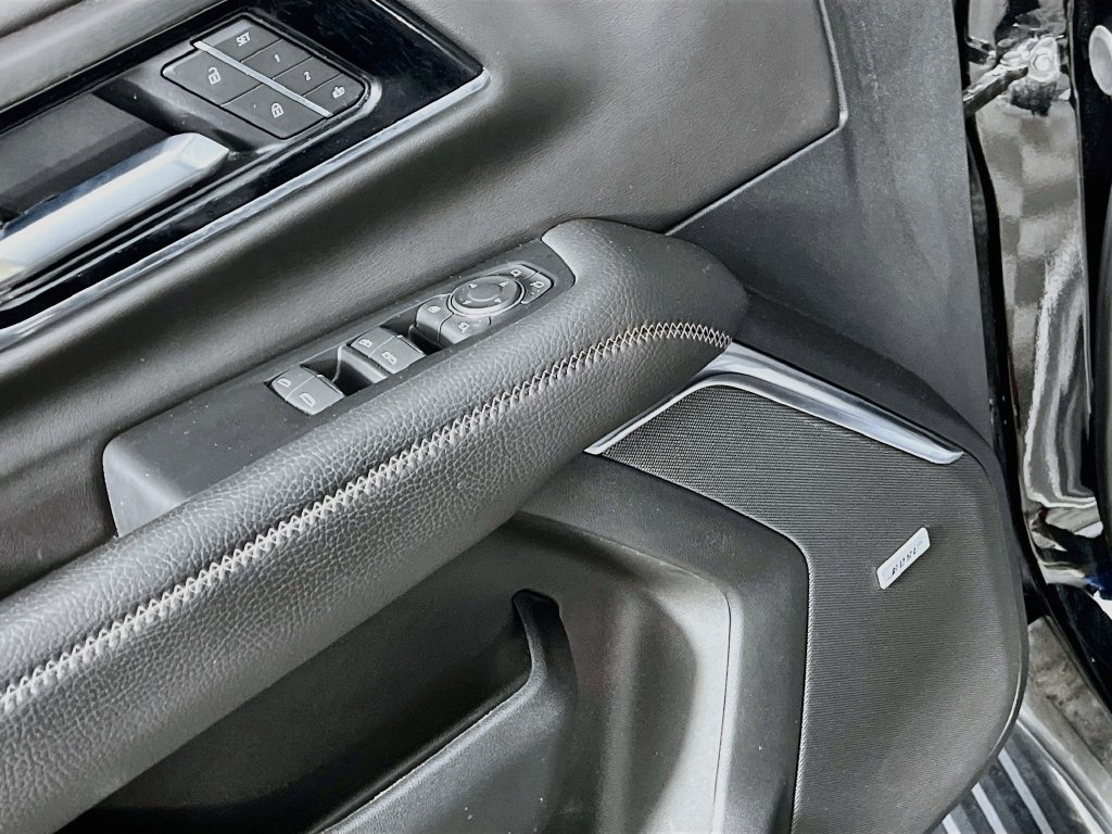 2025 GMC Yukon XL Denali - Photo 16