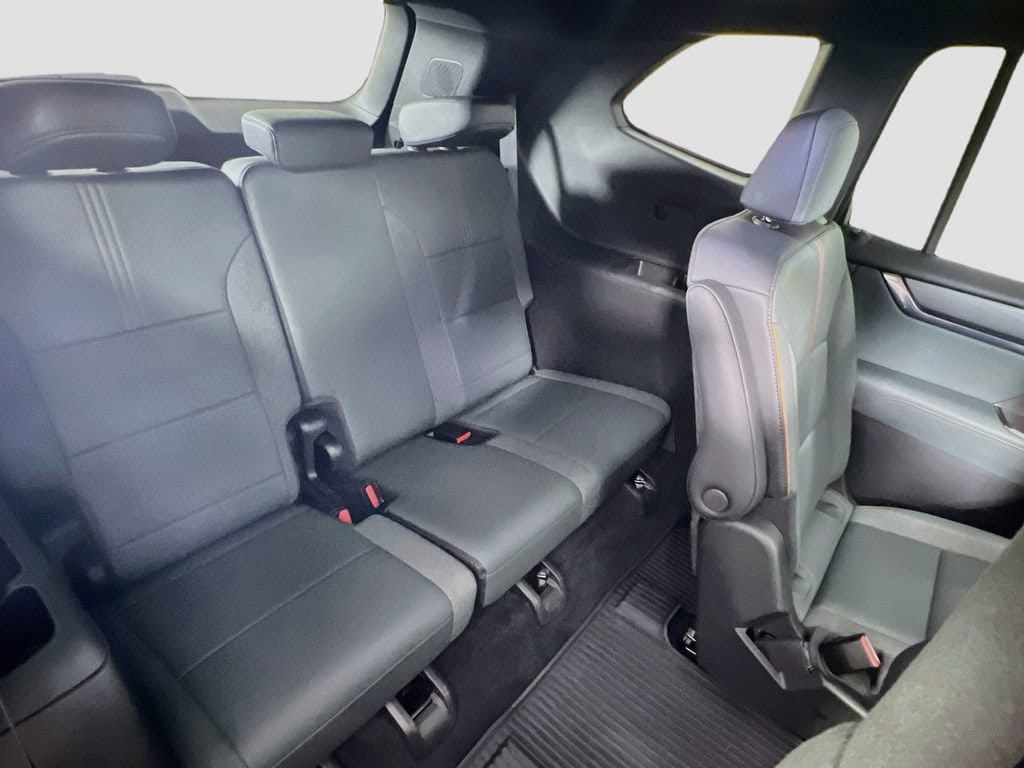 2025 GMC Acadia AT4 - Photo 29