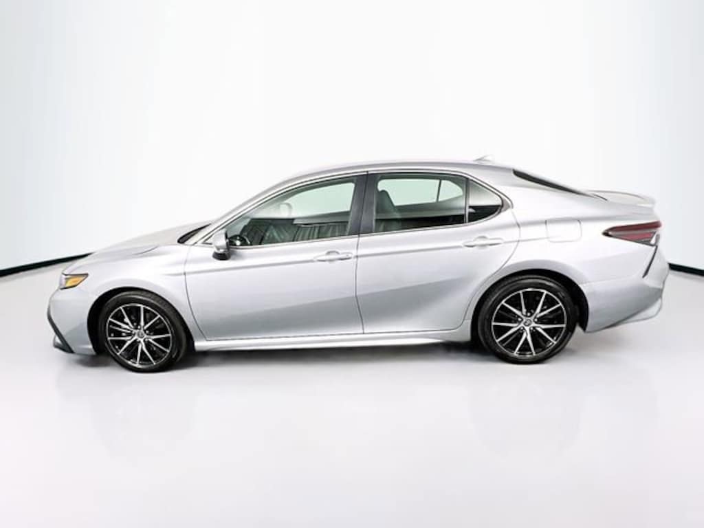 Used 2023 Toyota Camry SE Sedan