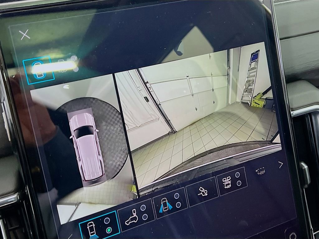 2026 GMC Yukon XL Denali - Photo 13