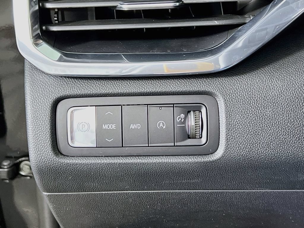 2026 GMC Acadia Denali Ultimate - Photo 9