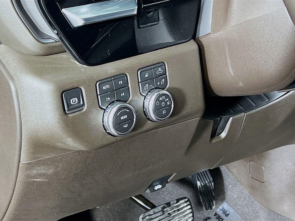 2026 GMC Sierra 3500HD SLT - Photo 9