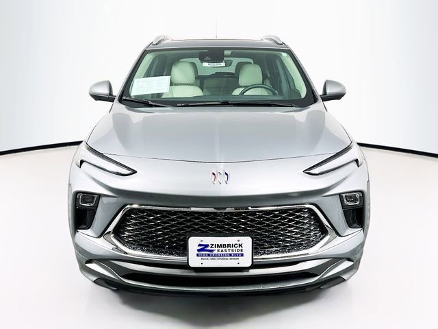 2024 Buick Encore GX Avenir photo 2