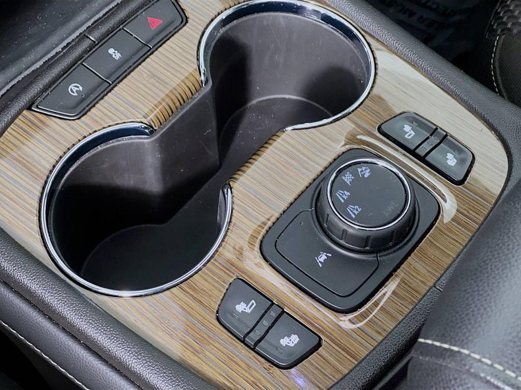 2023 GMC Acadia SLE - Photo 19