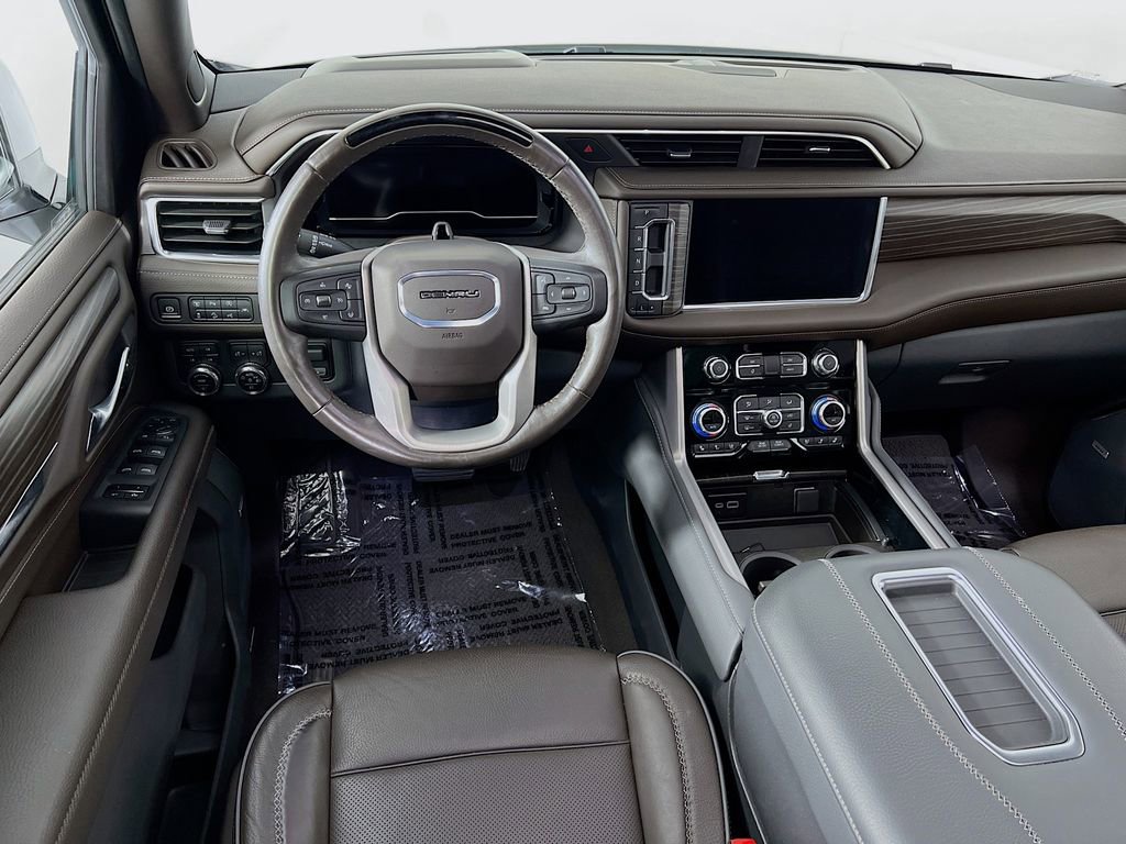 2024 GMC Yukon Denali - Photo 23