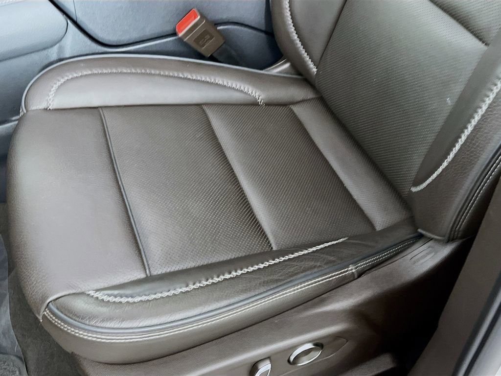 2024 GMC Yukon Denali - Photo 19