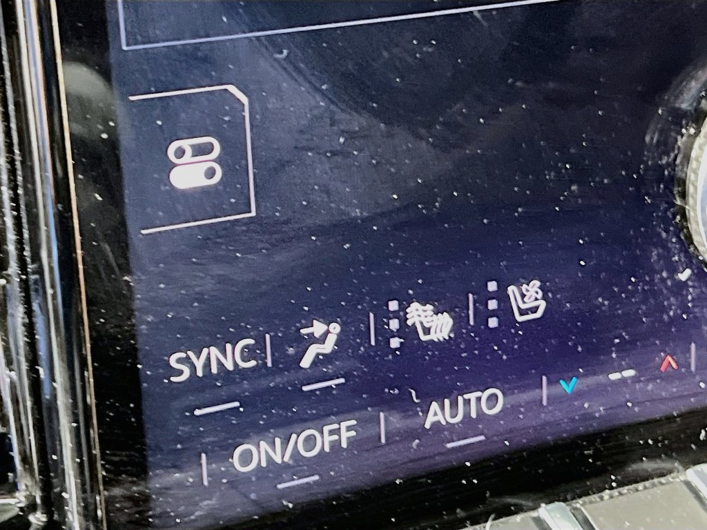 2025 GMC Yukon XL Denali - Photo 19