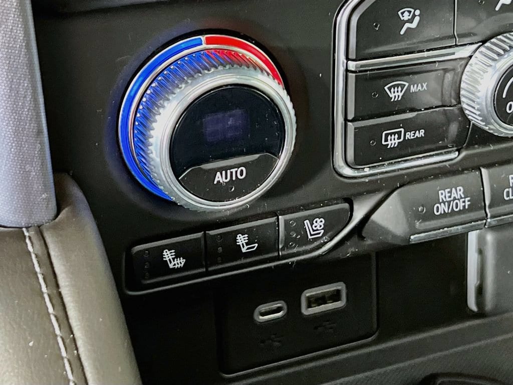 2023 GMC Yukon SLT - Photo 19