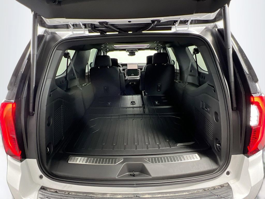 2026 GMC Yukon XL Denali - Photo 28