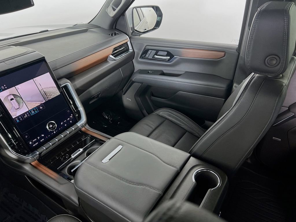 2025 GMC Yukon XL Denali - Photo 23