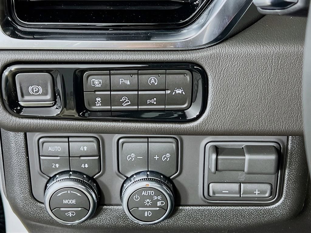 2026 GMC Yukon XL Denali - Photo 9