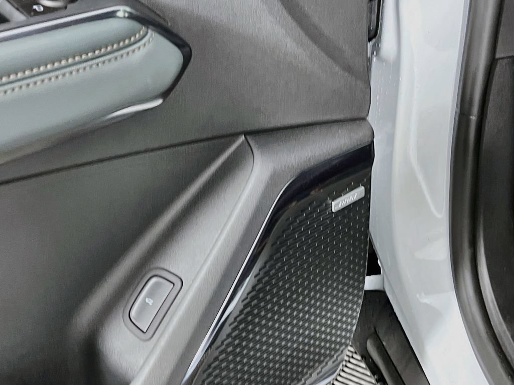 2026 GMC Acadia AT4 - Photo 18