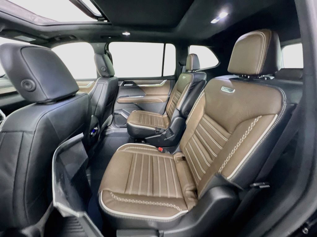 2026 GMC Acadia Denali Ultimate - Photo 23