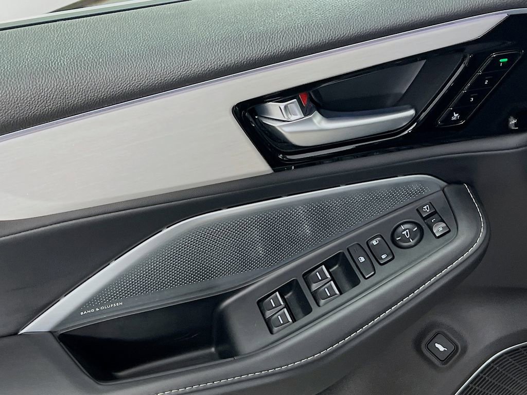 2025 Acura MDX Technology Package - Photo 17