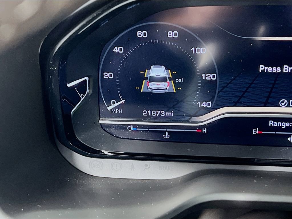 2024 GMC Yukon Denali - Photo 12
